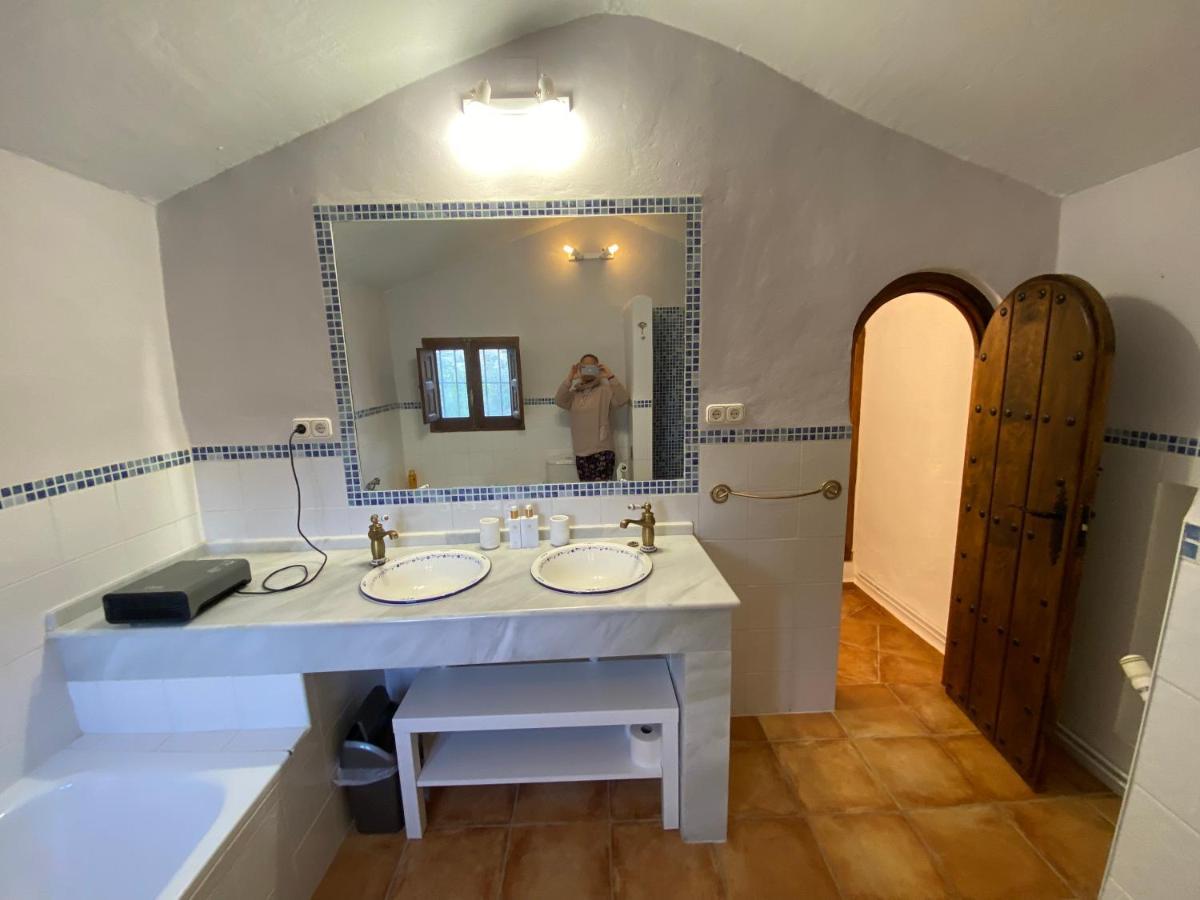 Dragonfly House Spain อันเตเกรา ภายนอก รูปภาพ